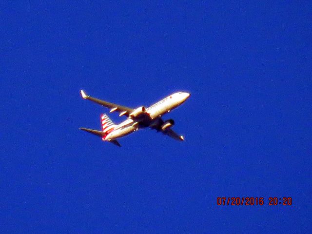 Boeing 737-800 (N814NN)