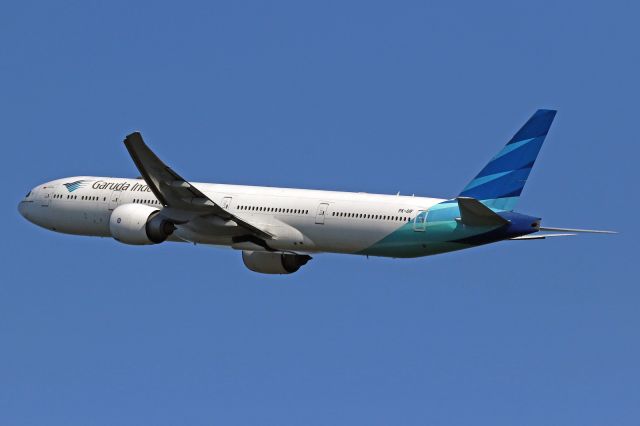 BOEING 777-300 (PK-GIF)