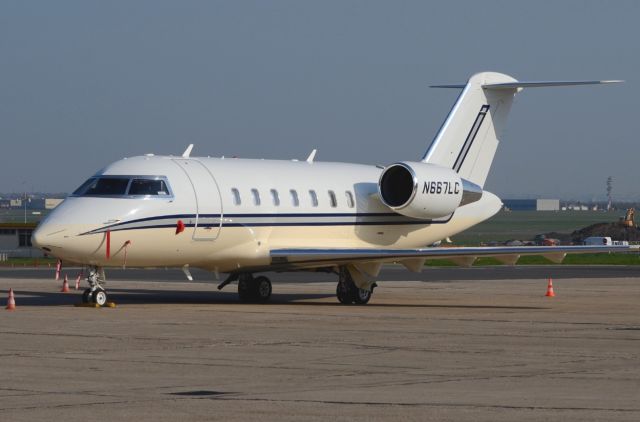 Canadair Challenger (N667LC)