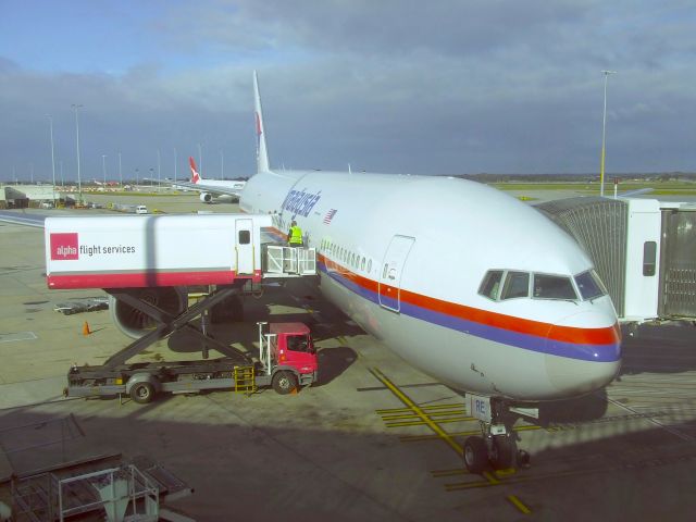 Boeing 777-200 (9M-MRE)