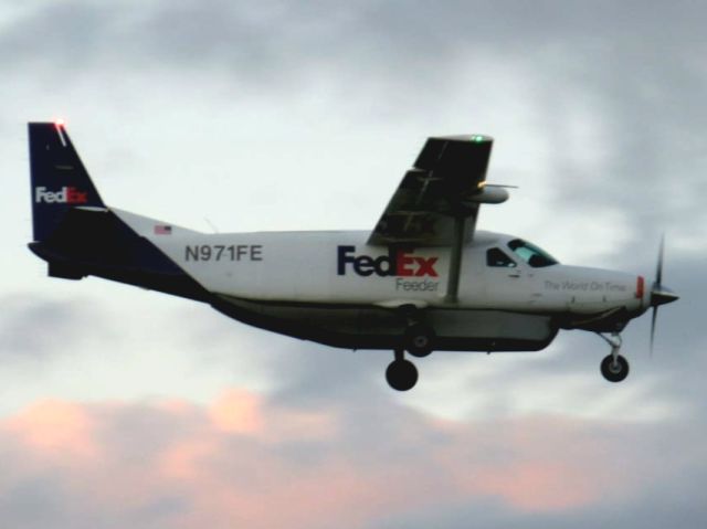 Cessna Caravan (N971FE)