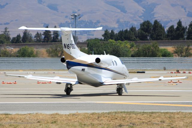 Embraer Phenom 100 (N673DC)