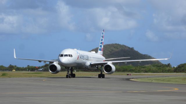 Boeing 757-200 (N198AA)