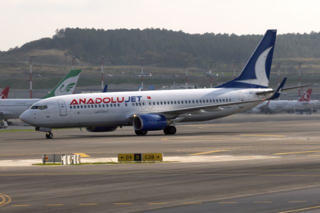 Boeing 737-800 (TC-JFC) - 27th Oct., 2019: A brand of Turkish Airlines which operates on regional routes - seen taxiing at Istanbul Havalimani.