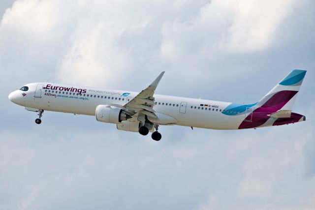 Airbus A321neo (D-AEEC)