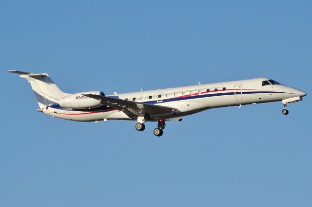 Embraer ERJ-135 (N509GU)