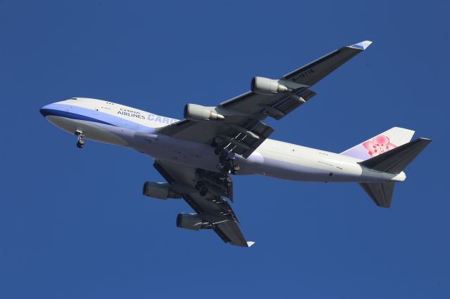 Boeing 747-400 (B-18718)