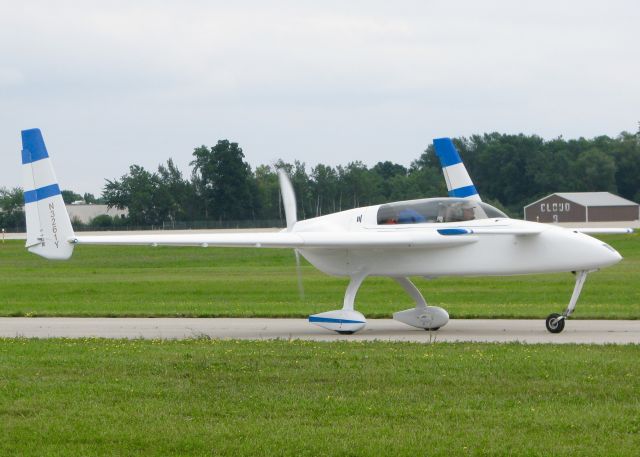 Cessna Skylane (N3261Y) - AirVenture 2016. br /2005 LONG EZ