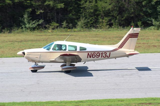 Piper Cherokee (N6913J)