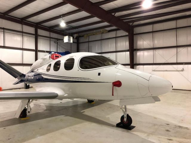 Cirrus Vision SF50 (N418RS)