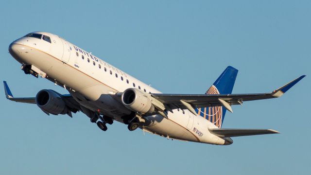 Embraer 175 (N143SY) - Departing 16L for Chicago