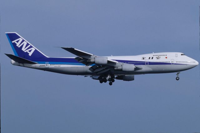 BOEING 747SR (JA8148) - Final Approach to Tokyo-Haneda Intl Airport Rwy16L on 1997/05/03