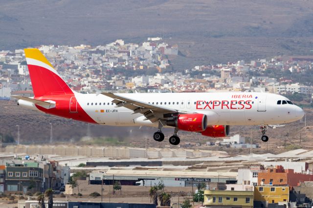 Airbus A320 (EC-JFH)