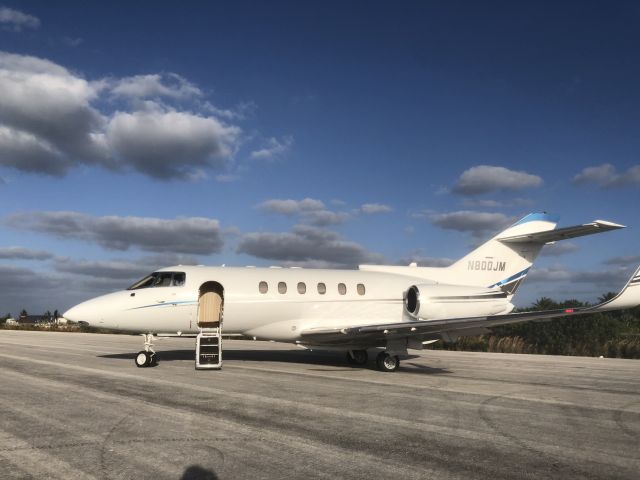 Hawker 800 (N800JM)