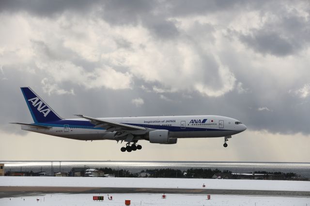 Boeing 777-200 (JA707A) - 31 December 2015:HND-HKD.