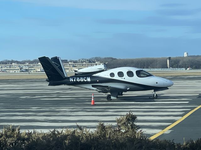 Cirrus Vision SF50 (N788CM)