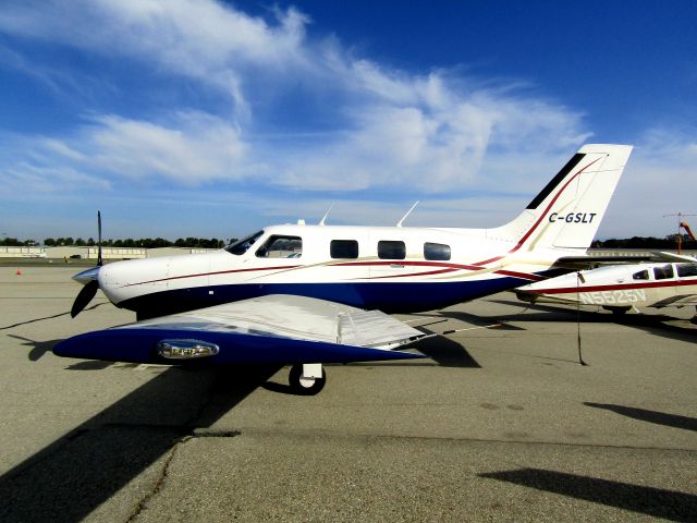 Piper Malibu Mirage (C-GSLT) - On the ramp