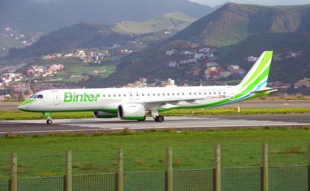 EMBRAER ERJ-190-400 (EC-OJJ)