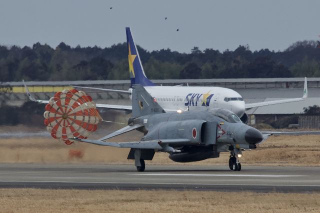 McDonnell Douglas F-4 Phantom 2 (77-8395) - Arriving back to Hyakuri on an overcast chilly morning (please view in "full" for highest image quality)