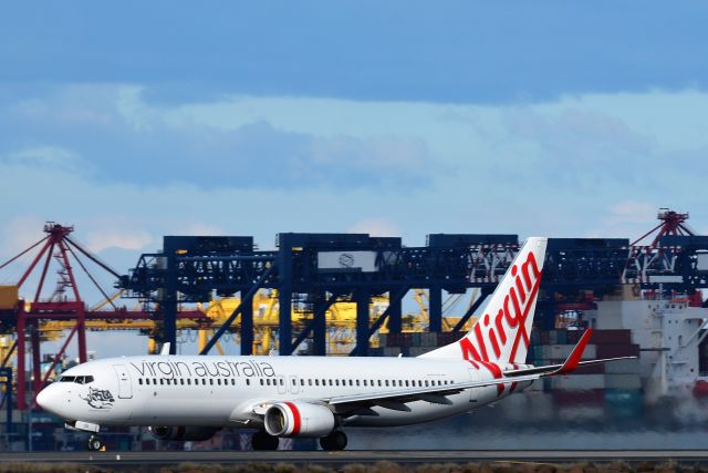 Boeing 737-700 (VH-VON) - VH-VON Virgin Australia Boeing 737  08 / 07 / 2017