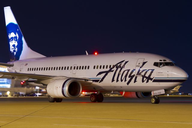 Boeing 737-700 (N623AS) - Nov. 11, 2011.