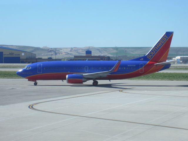 BOEING 737-300 (N394SW) - Messing around with nose art