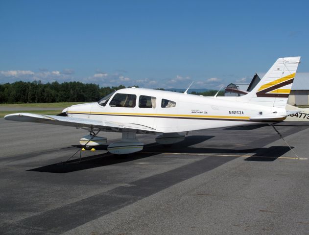 Piper Cherokee (N8253A)