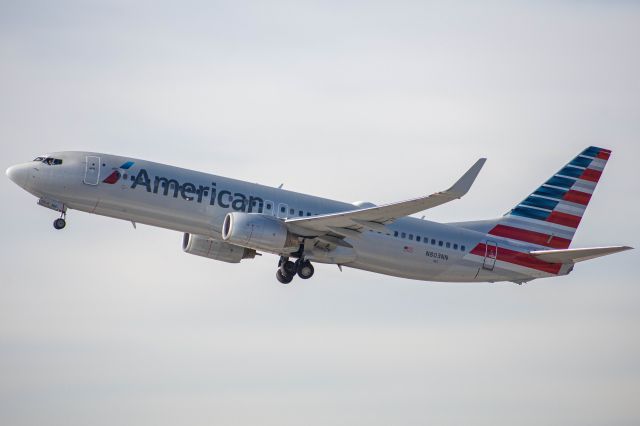 Boeing 737-800 (N803NN) - AAL2209 - RNO to DFW - 19 Dec, 2020