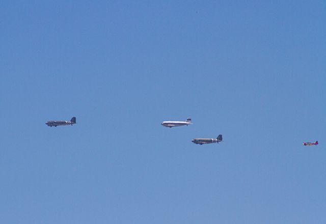 Douglas DC-3 (N791HH)