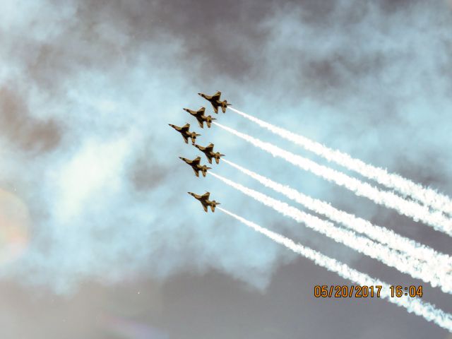 Lockheed F-16 Fighting Falcon (92-3898)