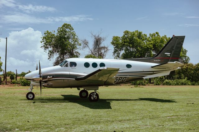 Beechcraft King Air 90 (N85PC)