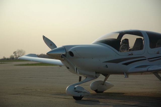 Diamond Star (N470DS) - Diamond Star DA40/G on the ramp at Kankakee, IL (KIKK)