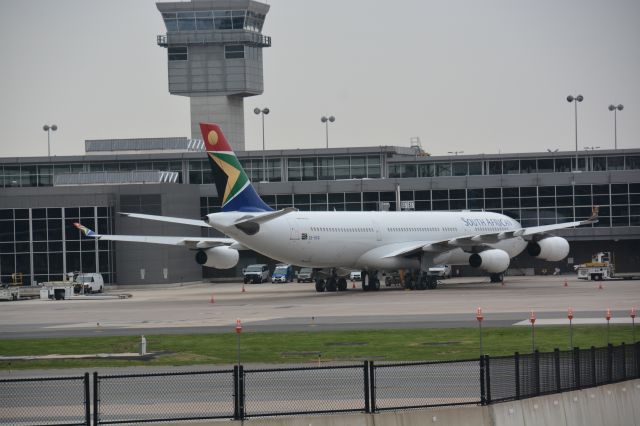 Airbus A340-300 (ZS-SXG)