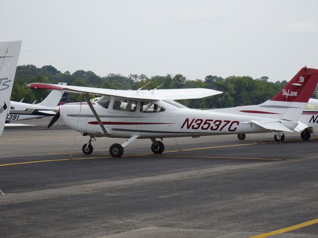 Cessna Skylane (N3537C)