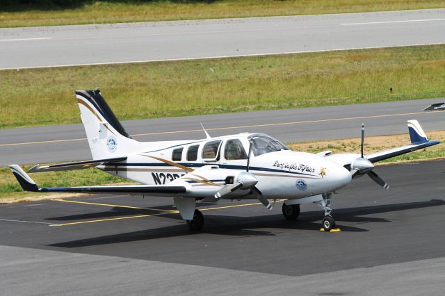 Beechcraft Baron (58) (N23PC)
