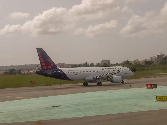 Airbus A320 (OO-TCQ) - Brussel Airlines A320-214 lsd from Acg, Waiting for take off RWY03