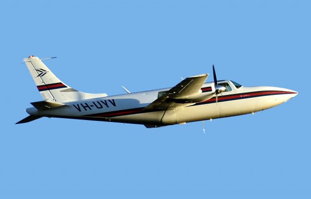 Piper Aerostar (VH-UYV)