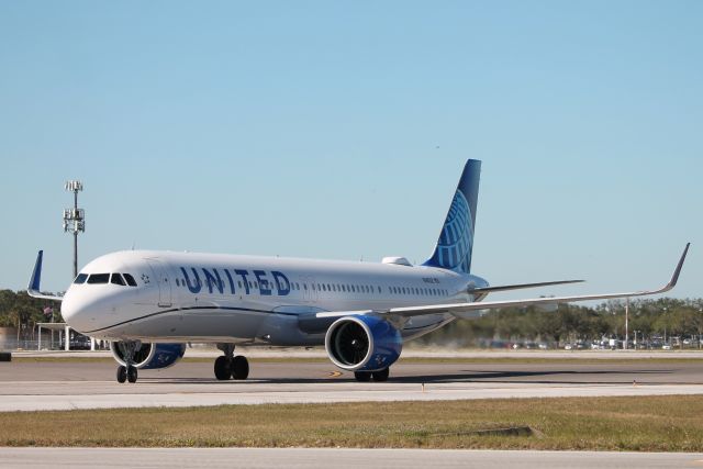 Airbus A321neo (N14512) - UAL335 ORD-RSW 12/3/24