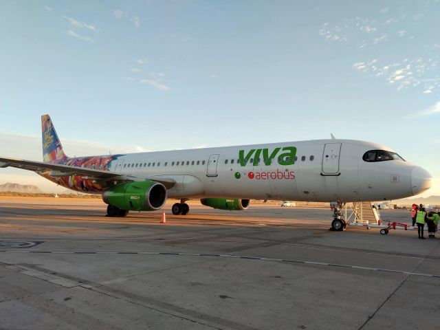 Airbus A321 (XA-VBU)