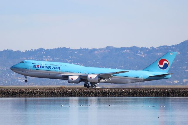 BOEING 747-8 (HL7636)