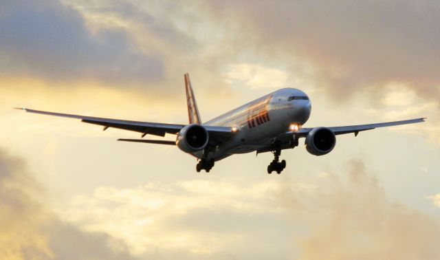 BOEING 777-300ER (PT-MUD)