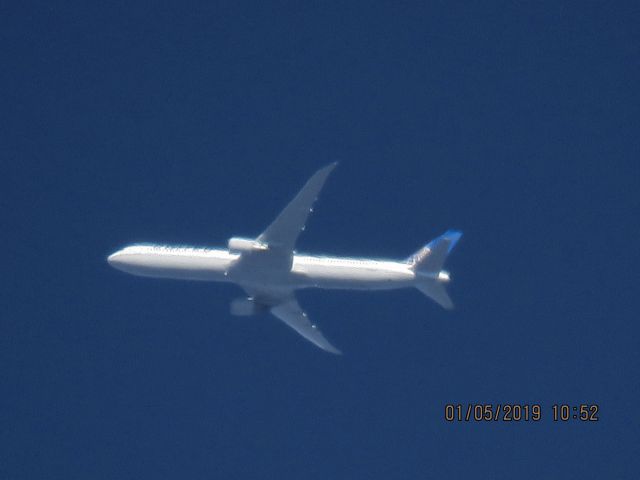 BOEING 767-400 (N78060)