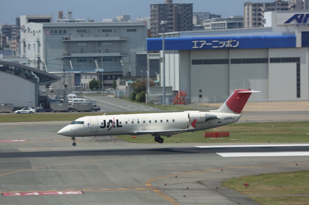 Canadair Regional Jet CRJ-200 (JA201J)