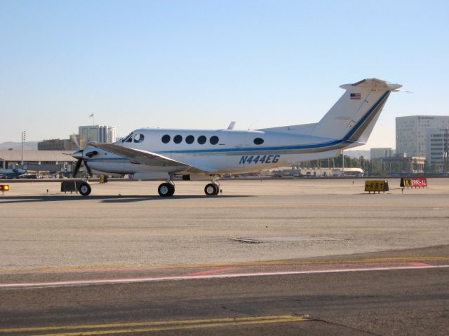 Beechcraft Super King Air 200 (N444EG) - Holding short of RWY 19R