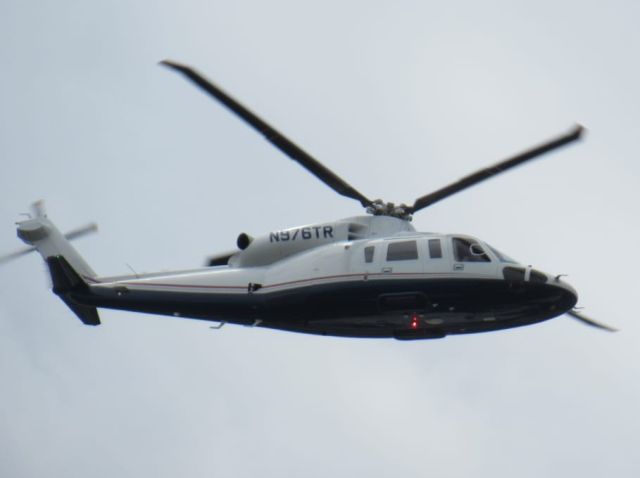 Sikorsky S-76 (N976TR)