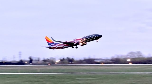 Boeing 737-800 (N500WR) - Southwest Freedom One Departing Rochester on Runway 22