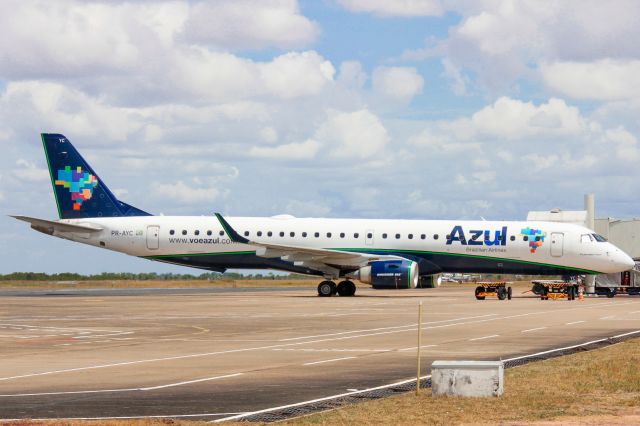 Embraer ERJ-190 (PR-AYC) - ERJ 190-200 IGW