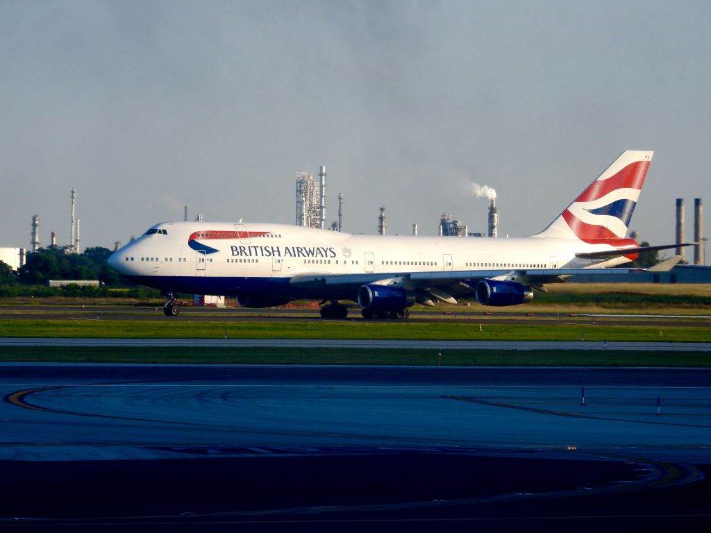 Boeing 747-400 (G-CIVS)