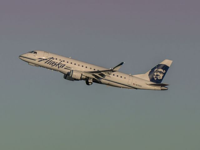 Embraer 175 (N170SY)