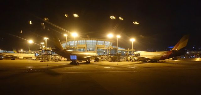 Airbus A330-300 — - Asiana A330-300 and 747-400 at the gate at ICN, on the way to CTU via an Asiana A321